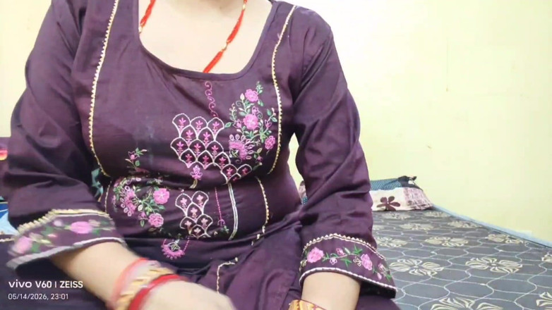 Sexy baby girl: Desi Couple