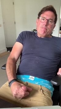 Intenzivní stříkání Po Edging Několik hodin, nosí boxery, Moje honění-off kalhoty a Košile.