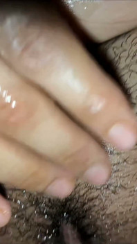 내 보지를 따먹는 아랍 밀프 거유 털이 무성한 보지