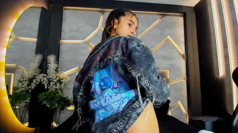 LiliBralee: Pertunjukan seksi dengan jaket beruntungku untuk sama kamu