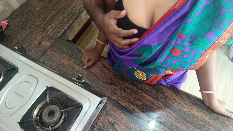 Inba: Huisvrouw keuken neuken