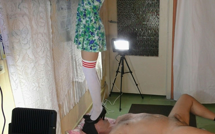 Cruel Wife: Crush the Slave Hard Part 1 (cam 1)