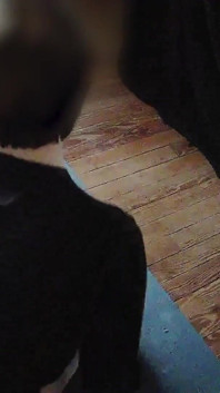 Cowok kulit putih rambut pirang pamer pantat pov dengan lingerie seksi