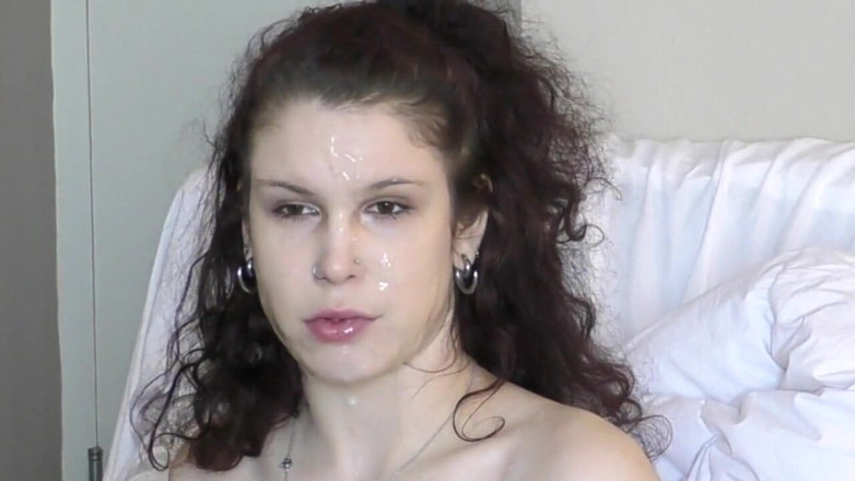 Real Amateur Sluts: Sara Indeep trojka s dvojitou penetrací!