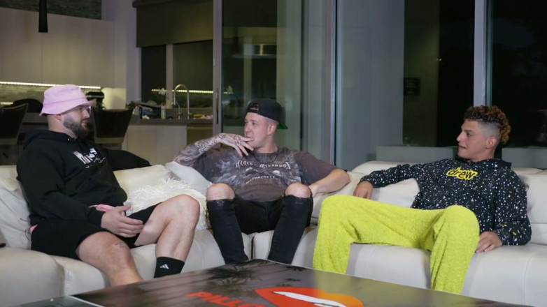 Pillow Talk: S*x Orgii cu Andreas Eskander