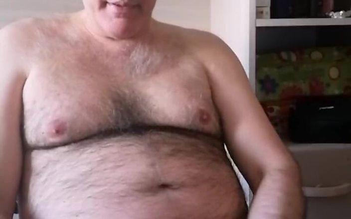 Setesesso7: Jag pissar tre gånger i bassängen och slår lustfyllt min...