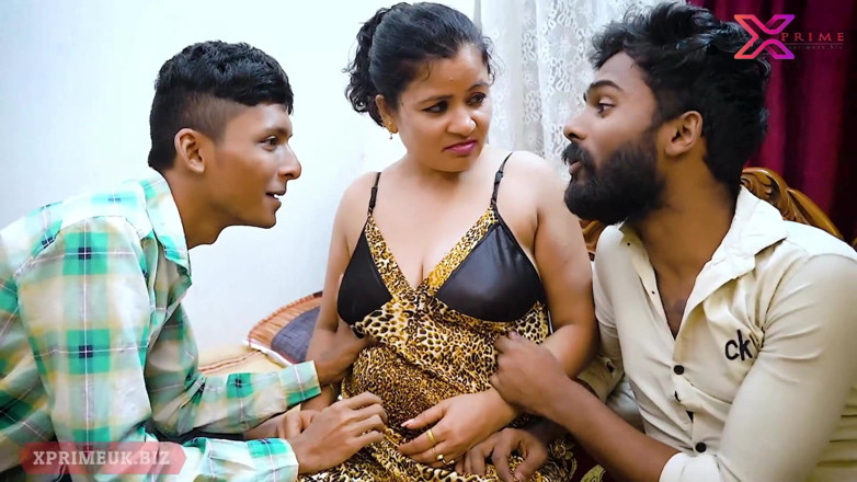 Creative Pervert: Bonita indiana é fodida por dois meninos
