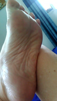Teacher Show Her Soles to New Student on Video!