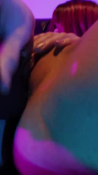 Vi Masturbating