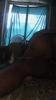 Keseronokan seks penuh dalam video bilik makcik dengan audio hindi