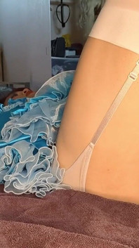 Sissy Candy je ošukaná svým strojem, zatímco je v cudnosti a otroctví, dokud nemá Sissygasm