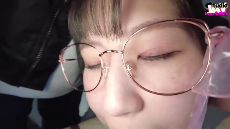 Studio JAV Launcher: Idam luar – pernah nampak si comel bertetek besar menghisap pancutan...