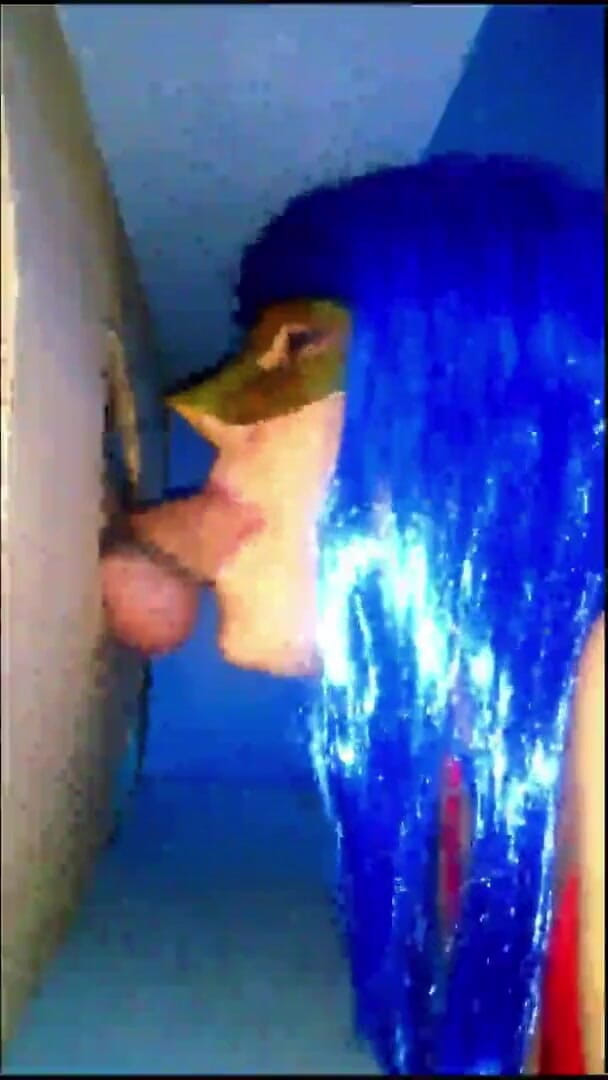 Sexoamateur: Glory hole sperma v ústech kompilace od Mamo Sexy, část 1