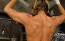 Aziani: 체육관에서 알몸으로 운동하는 화려한 밀프 피트니스 모델 애비 마리