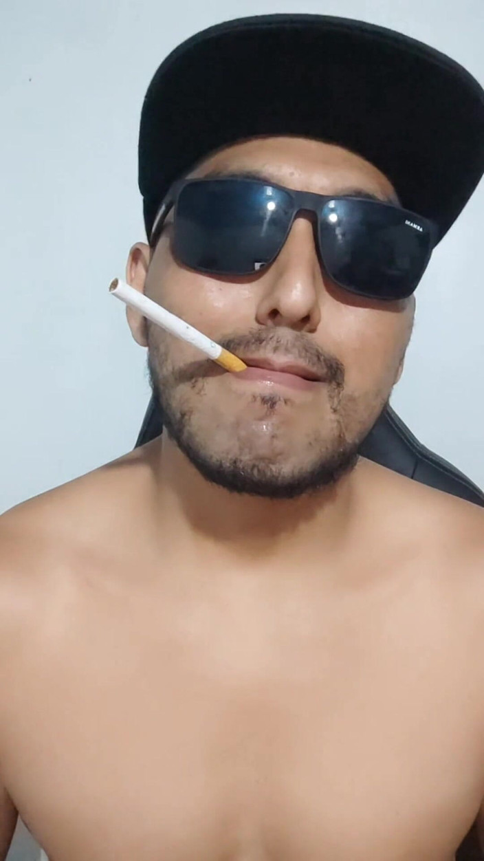 Hornyboy2058: Hombre alfa escupiendo y humillando