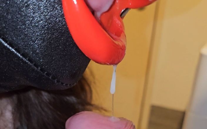 Twittiy: Huge Mouth and Huge Cock Fantastic Combination Blowjob