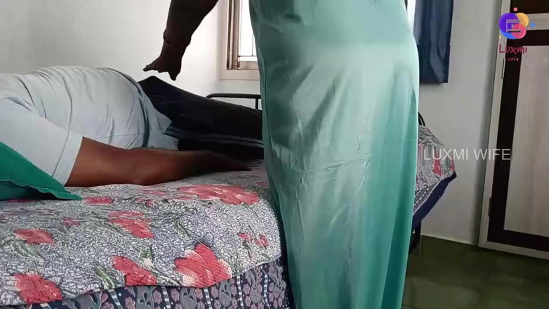 Luxmi Wife: Madrasta dando boquete para enteado