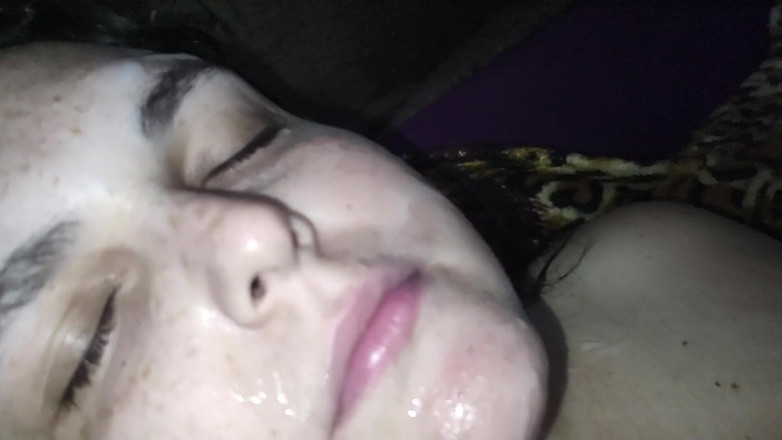 Cuckold Couple Swing: Ateşli evli kadının üniversiteli arkadaşını sikip boşalma fetişi var