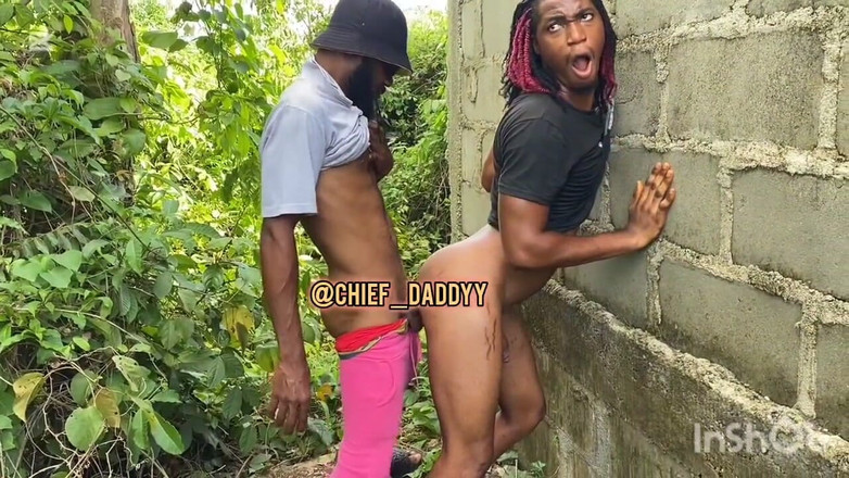 Chief_daddyy: दो बॉयफ्रेंड के बीच निजी सेक्स