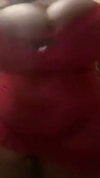 Striptis hitam awek montel super saiz di luar