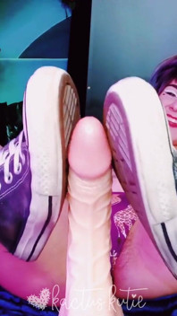Dirty Converse shoe job POV