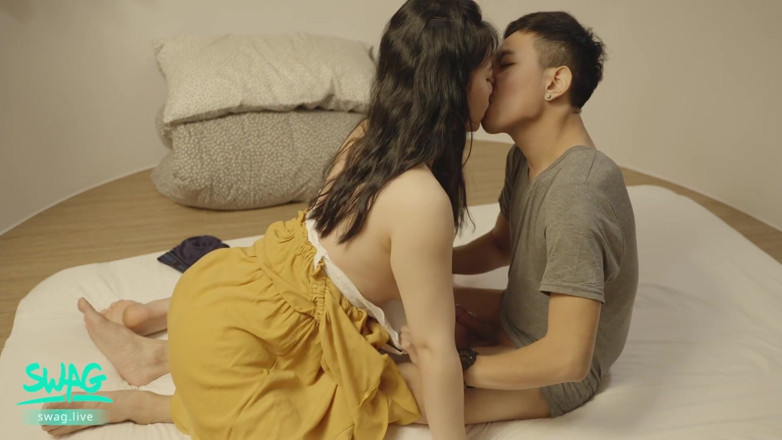 SWAG.live: Vietnamese Beauty Hooks up in Hotel Colletction