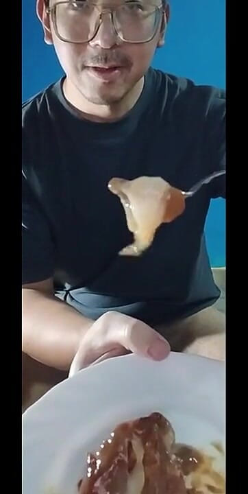 gyoenasianbigdick: Jím své vlastní sperma, když mluvím
