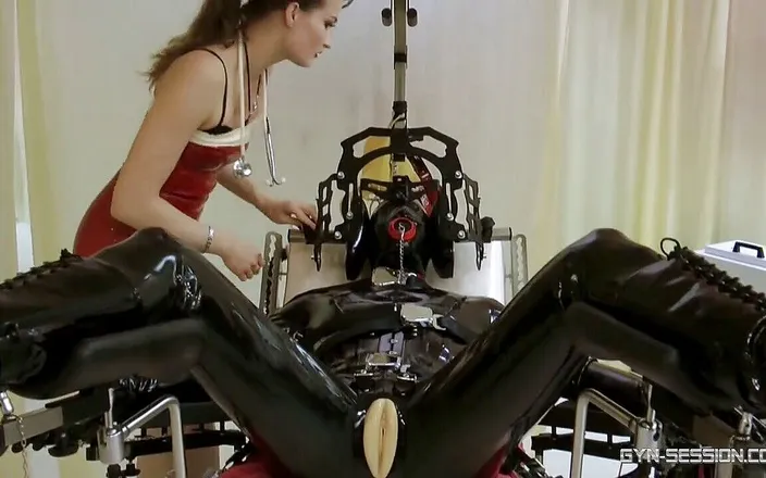 Amator Media: Lady Lilith - rubber clinic exxtreeem part1