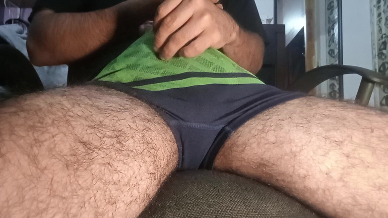 cry_santos: Mă excită citind fanfiction pe Wattpad și ajung să mă masturbez