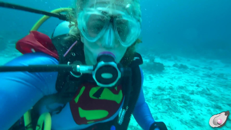 Mistress Pink Pearl: Supergirl bertemu octopus terhangat di Bonaire