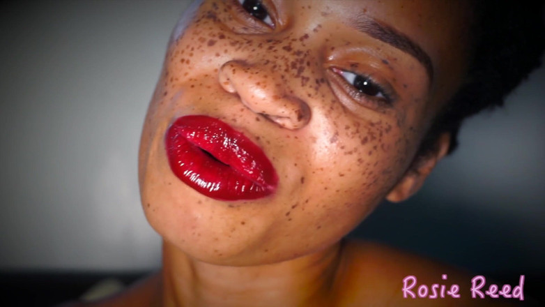Rosie Reed: Verpestte je orgasme voor glanzende rode lippen- rode lippenstiftfetisj met...