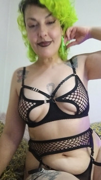 I’m Live Right Now, Love! Come Watch Me?!