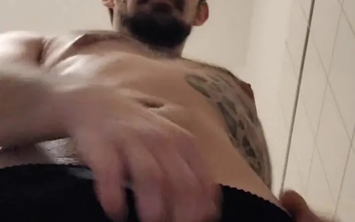 Immergeil: Toying my virgin ass