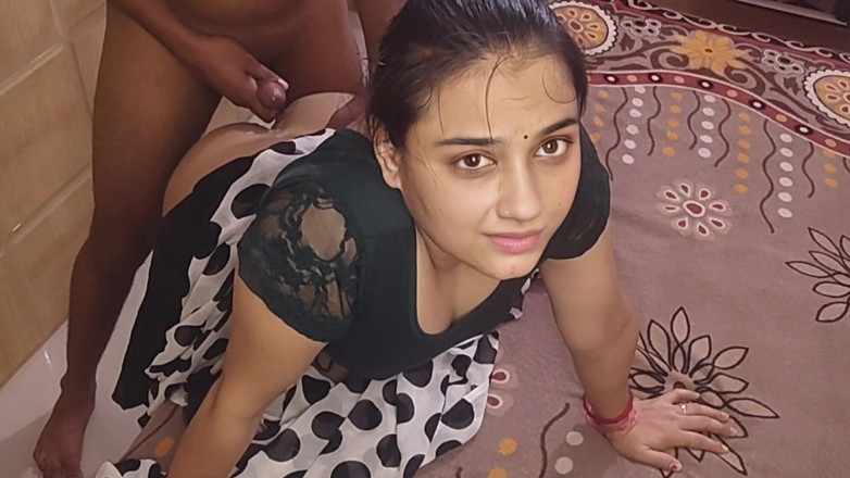 Khushboobhabi: Yenge komşu teyzenin oğlundan kurtarıldı