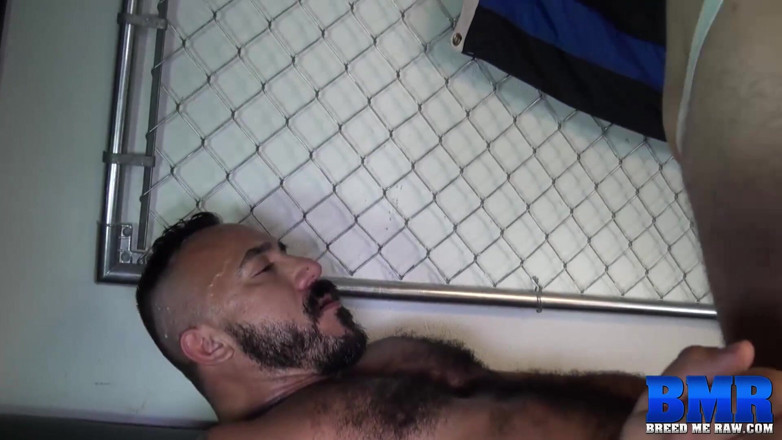 Breed Me Raw: Breedmeraw - latino papa Alessio Romero beukt Josh Stone voordat ze...