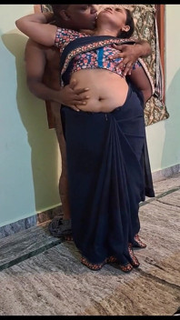 Wife in Saree Sex with Neighbour