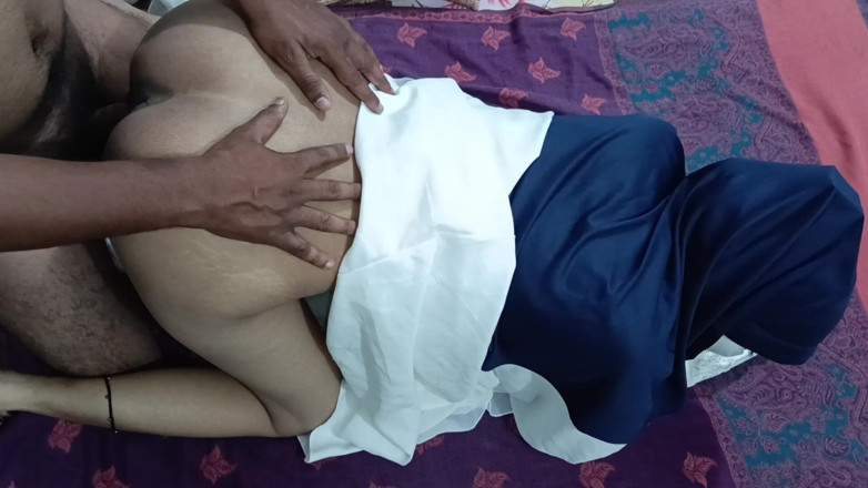 Dearshivani: Tesettürlü kız üniversiteden geldiğinde üvey erkek kardeşi tarafından sikiliyor