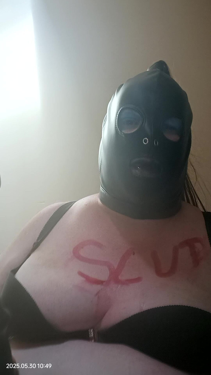 Stephanie-Nicole-TV: Gordinha na tv, cara se fodendo com um vibrador