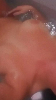 Meneroka Semua Fantasi Seksual Saya Pada 18 Tahun Saya Berbogel, Kongkek Diri Saya, Kemudian Berikan Handjob Kepada Jantan 45m di Tempat Awam