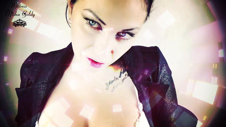 Goddess Misha Goldy: 性感的自我足部崇拜和撸管指挥