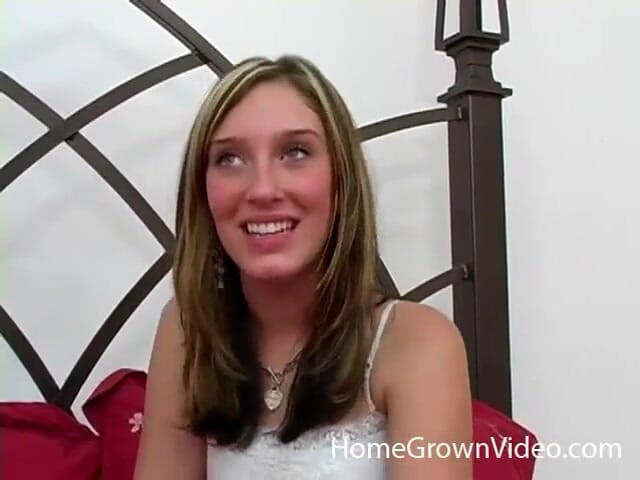 Homegrown GFs: Eighteen year old Tiffany sucking and fucking