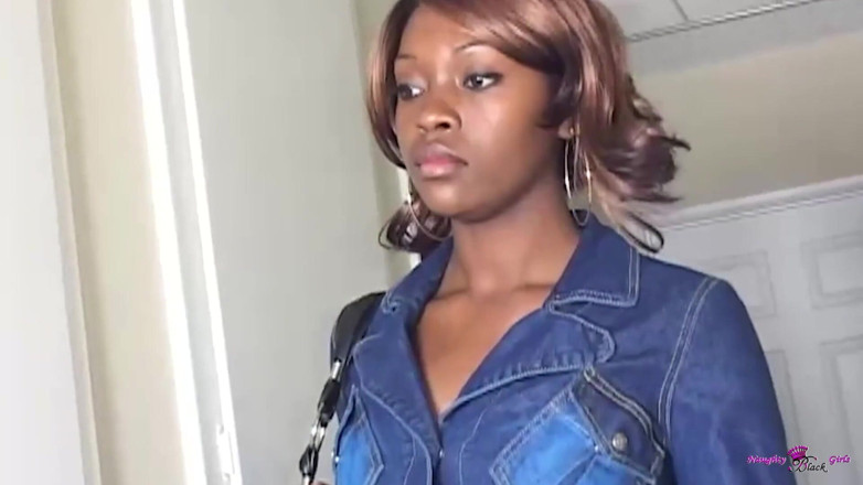 Naughty Black Girls: Stresi azaltmak için zenci kızlar seks oyuncakları kullanıyor ve lezbiyen...