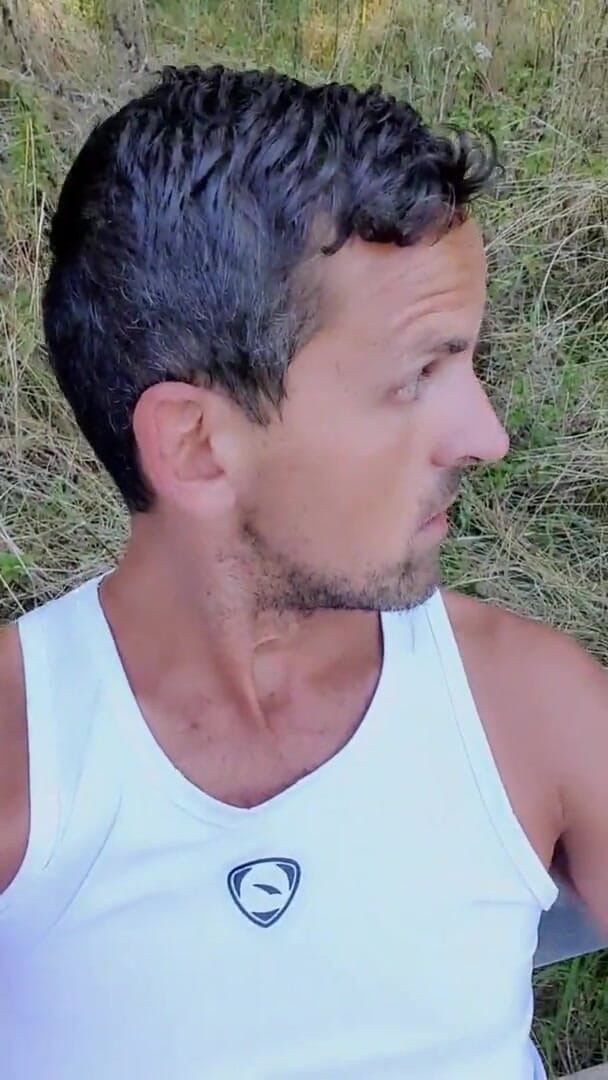 Slutboyben: Regina exhibiționistă