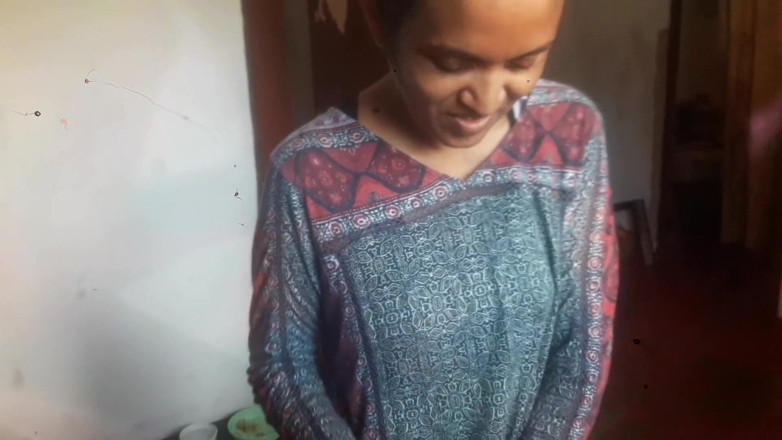 Tina Baby: Đụ người giúp việc trong khi cô ấy đang nấu ăn