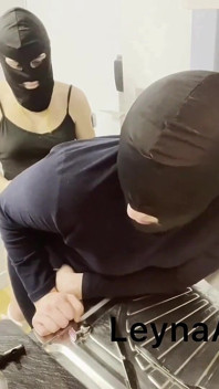 Ich bin 18 Jahre alt und benutze gerne einen Strap-on bei meinem Freund