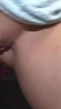 Cette MILF blonde sexy qui aime le sexe aime comme une salope en train de se faire baiser