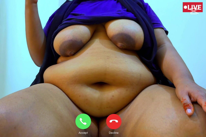 Aria Mia: ビデオ通話でもっとムラムラさせてくれますか?私はムスリムでホットな独身女性です。彼氏が必要です。