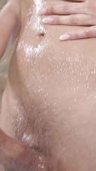 Penggemarnya suka banget dientot sama kontol besar! film ini diisi oleh hailey rose