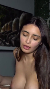 Mein Stiefvater Und Ich Machen Eine Doppelte Penetration Mit Einer Preiosa-latina Mit Riesigen Brüsten
