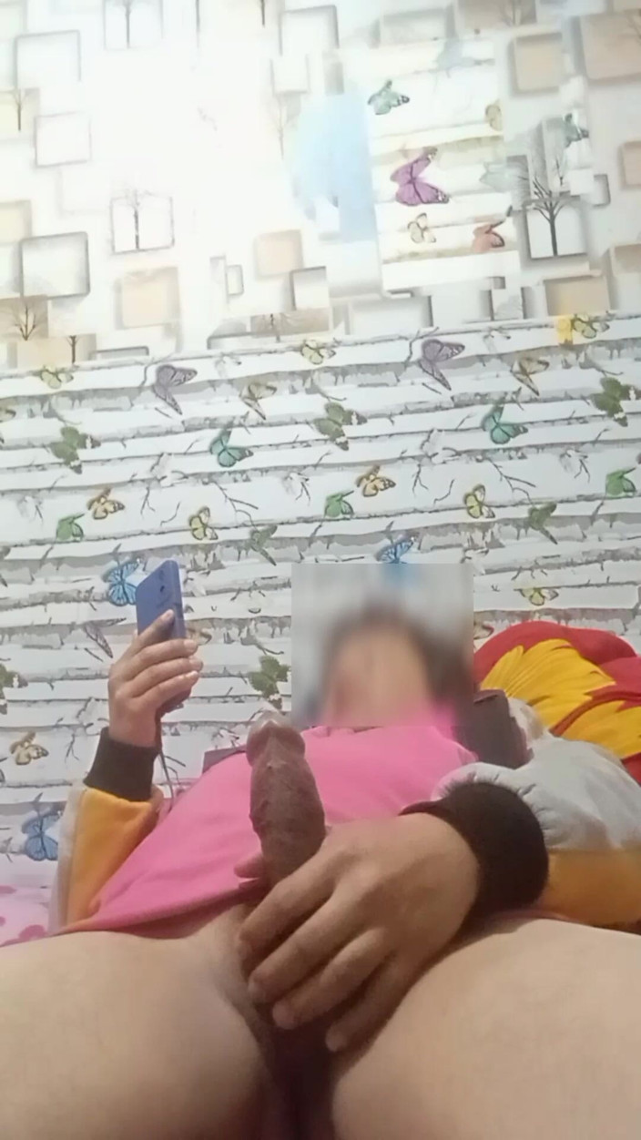 Talahib23: Din bästa vän som älskar att rycka medan du tittar djärvt.